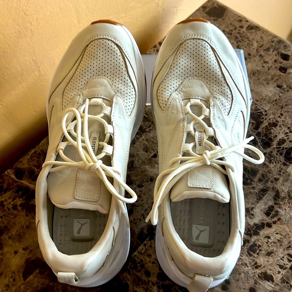 Puma running shoes - Picture 1 of 8